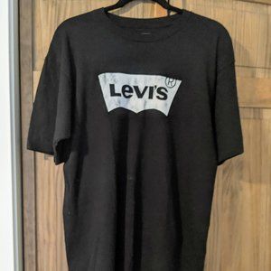 NWOT Levi's T-Shirt